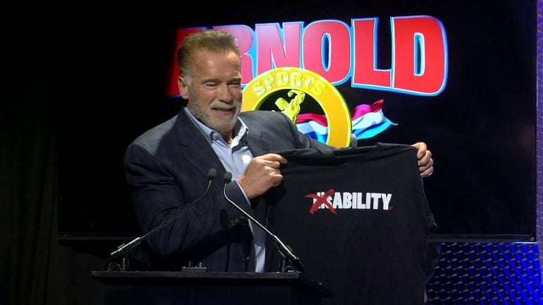 Miles Taylor Deadlifts Twice His Weight! Arnold Classic 2019