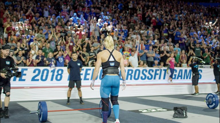 Annie Thorisdottir With the Crowd