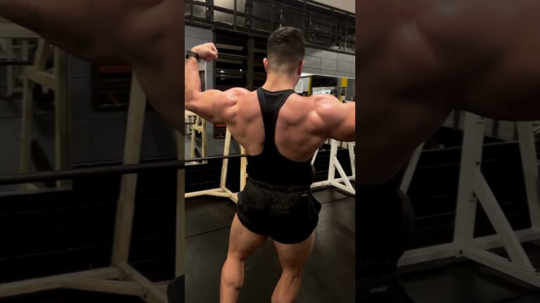 Bodybuilder Posing / Back Workout