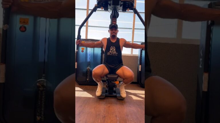 Pec Fly #pec #bodybuilding #fitness #bodybuilder #fitnessmotivation #fitnessvloggers