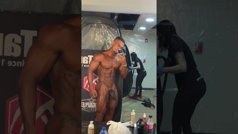 Así me pintan horas antes de competir, qué opinas? #bodybuilding #culturismo