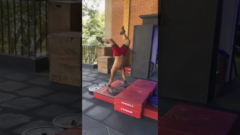 Handstand Walking #crossfit #fitness #viral #motivation #handstand #walking #aestheic #workout