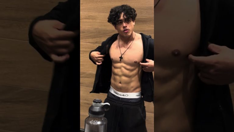 Será que me tatúo pa destacar el pecho bro ? #motivation #aesthetic