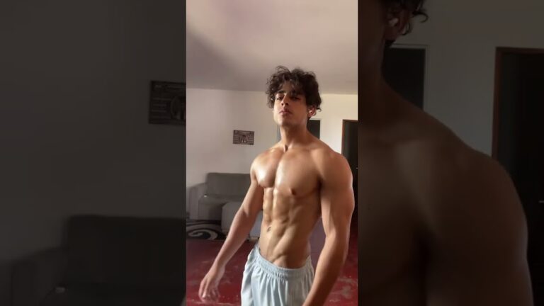 #motivation #griegos #posing #fitnessvlogger